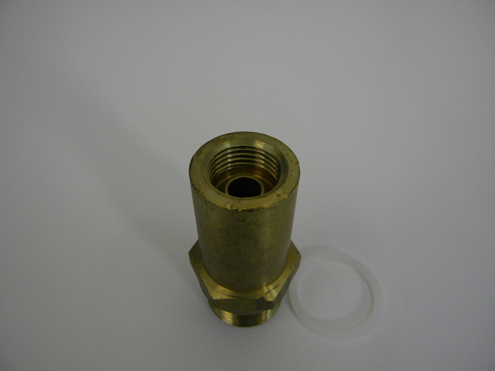 Rochester 4 BBL Quadrajet Fuel Inlet Fitting 7/8"X 20 Male 5/8"X18