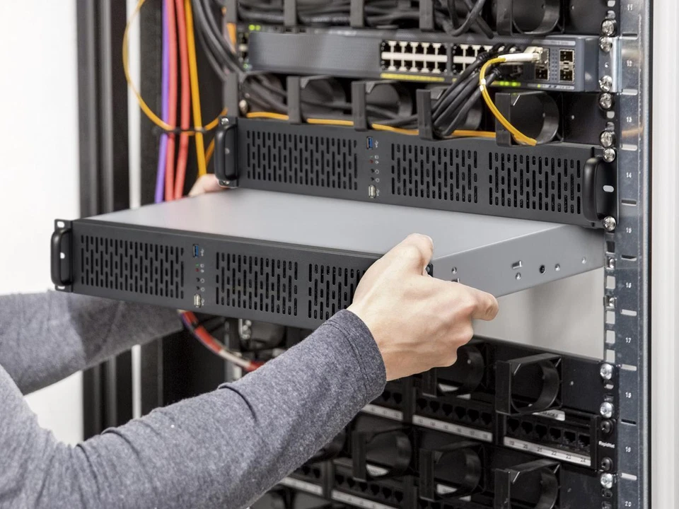 Rosewill RSV-Z2600U 2U Server Chassis Rackmount Case | 4 3.5" HDD Bays | Micro-A - Image 2 of 4