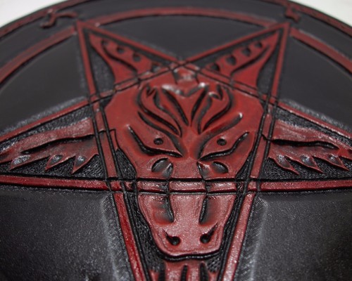 PARCHE TRASERO DE CUERO GENUINO ROJO BAPHOMET - Imagen 3 de 8