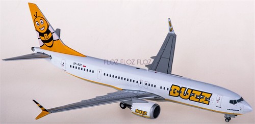 Modelo preconstruido para avión JC Wings Buzz para Boeing 737 MAX 8 SP-RZC 1:200 - Imagen 1 de 4