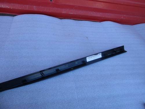 2018-2022 Land Rover Range Rover Rear rh side door Molding - Picture 4 of 10