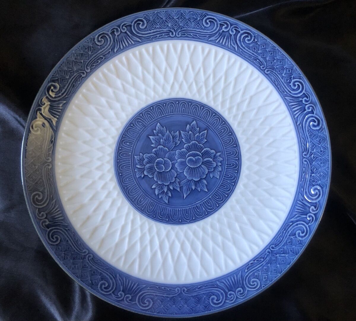 Porcelain plate designs discount
