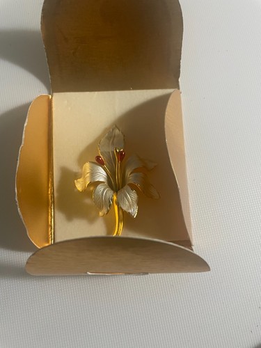 Vintage CERRITO 1982 Symbol of Love Pearl White BROOCH - Signed - Original Box - Picture 5 of 10