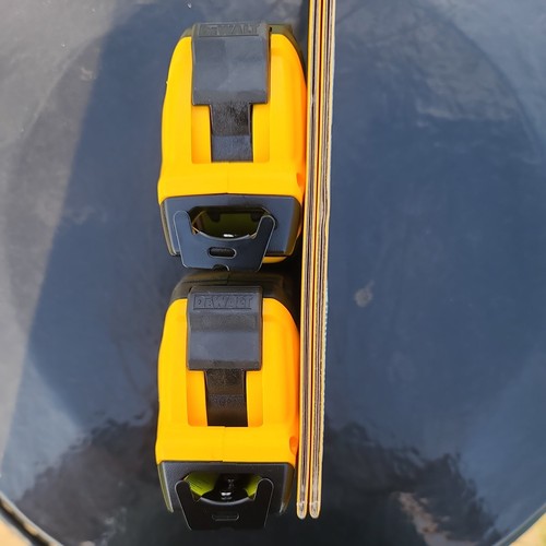 DeWalt - DWHT79325Z - ATOMIC 25 ft. x 1-1/8 in. Tape Measure - Pack of 2 - Picture 6 of 8