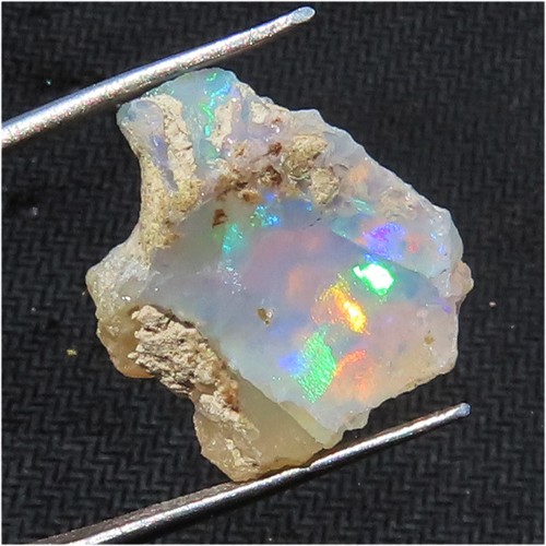 natural stunning fire ETHIOPIAN OPAL ROUGH specimen 10.00 Cts. (16x19x07 mm) g39 - Picture 1 of 7