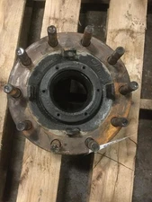 10005561 C HUB PILOTED - STEEL 10 LUG HUB 2976657