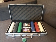 300 Poker Chips Set  in Aluminum Cardinal Poker Cards Set - And Dice -  Sealed 