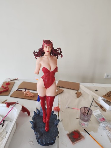 Scarlet Witch 3D Resin Figure - 43cm   - Hand Painted - 12K Resolution - Picture 8 of 10