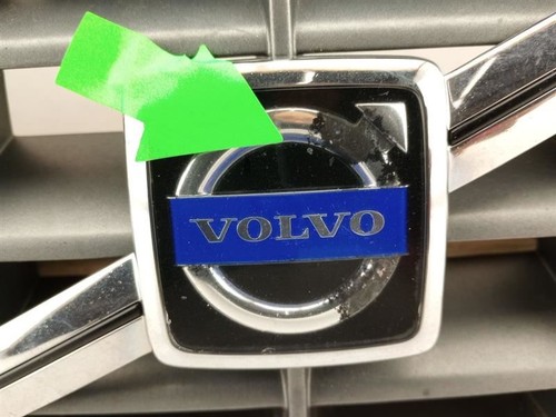 VOLVO XC70 V70 Grille Chrome Surround With Black Center 2001 2002 2003 2004 - Picture 3 of 12