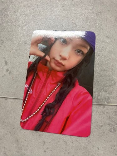 KIIIKIII UNCUT GEM 1ST EP ALBUM KTOWN4U FAN SIGN OFFICIAL PHOTOCARD CARD :) - Picture 2 of 7