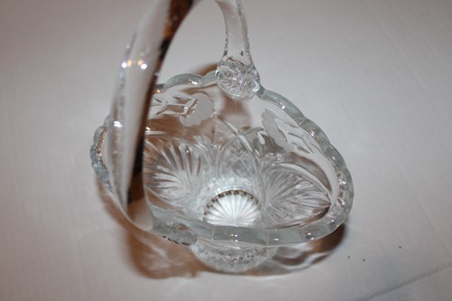 Clear Cut Glass Basket with Handle 11 x 8 Inches Vase Candy Bowl Home Decor - Picture 8 of 12