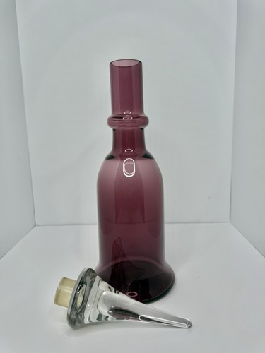 HTF Vintage MCM Viking Glass 19.5” Decanter In Amethyst ” W/stopper & Label - Picture 2 of 6