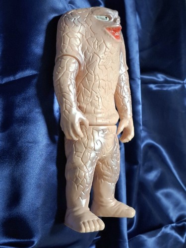 Bullmark Jamila Standard Size Sofubi Figure Ultraman Kaiju Bandai Japan M1 - Bild 5 von 10