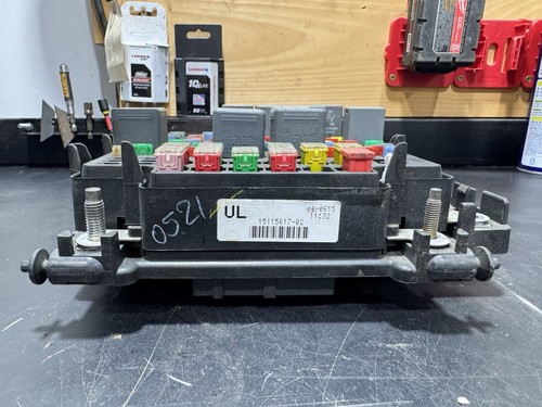 GMC Fuse Block Box 15115617-02 - Bild 2 von 3