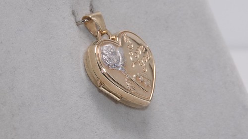 Pre-Loved 9carat 9k Yellow & White Gold 'I Love You' Heart Locket 1gram - Picture 3 of 6