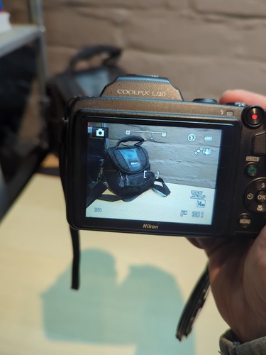 Nikon Coolpix L120 AA Battery 14.1MP 21x Zoom Digital Bridge Camera & Soft Case - Picture 3 of 15
