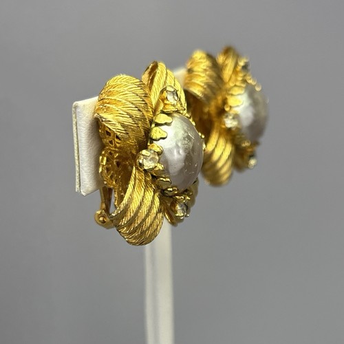 Hattie Carnegie Clip-On Earrings Goldtone Vintage Signed MCM Faux Pearl Rare - Picture 2 of 9