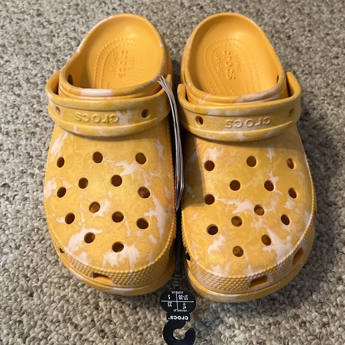 Crocs classic bae clog platform Women s Size 7 Roomy fit Orange