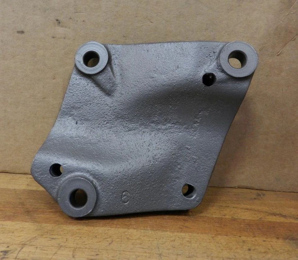 AMC AMX Javelin Rebel 1967-74 usado caja de cambios de dirección soporte de placa de montaje 3171331 Foto 4 de 4