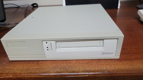 Eliant EL820 Bandlaufwerk im Stromschrank, Exabyte EXB-8705 wie
