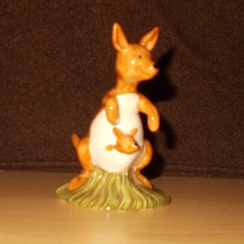 WINNIE THE POOH FIGURES BY ROYAL DOULTON - SELECT FIGURE - Picture 59 of 102