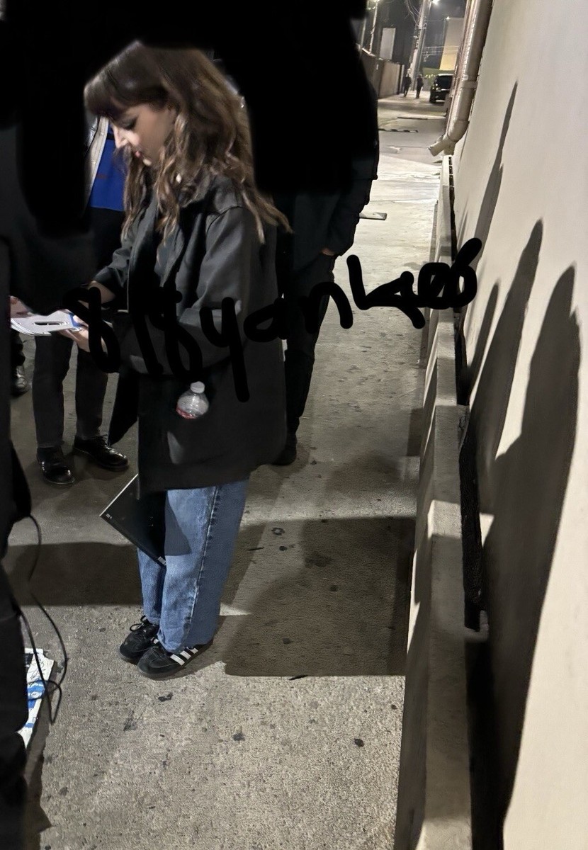 ローレン・メイベリー直筆サイン入り写真…Lauren Mayberry Amazon.co.jp: ローレンメイベリー直筆サイン入り写真…Lauren