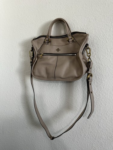 Bolso de Hombro ORYANY Sarah Detalle Trenzado Cuero Guijarro Tostado - Imagen 8 de 10