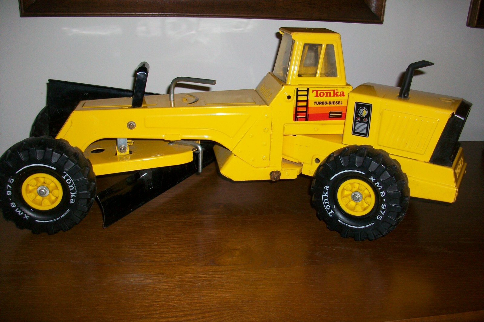Juguete Vintage Tonka Turbo Diesel construcción de acero prensado doble grado 24 de largo Juguete Vintage Tonka Turbo Diesel construcción de acero prensado doble grado 24 de largo