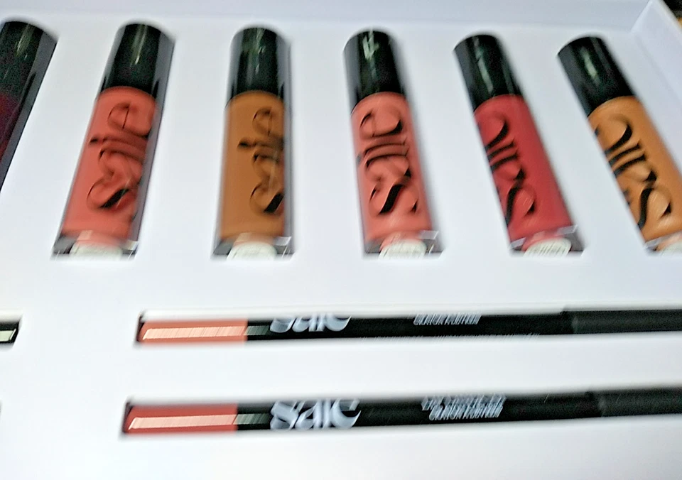 SAIE Lip Gloss Lip Liner Candy box Limited Edition Sweet Treat Makeup Set Beauty - Image 4 of 4