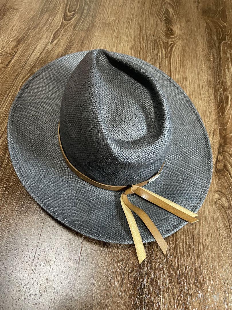 Diesel Men All Hat 4 Piece Set Good condition Luxury Elegant Diesel Men All Hat 4 Piece Set Good condition Luxury Elegant