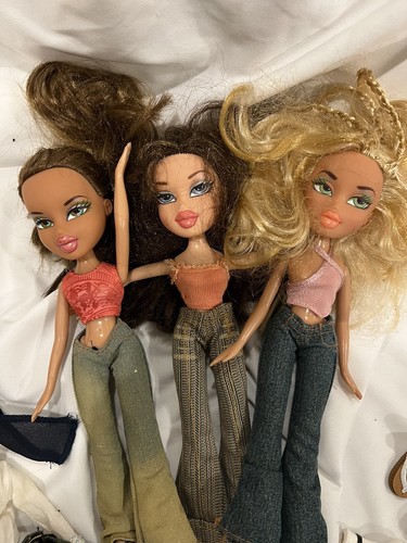 Bratz Lot 3 Dolls, MISC Clothes Shoes And Accessories