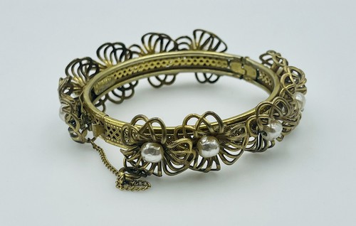 Miriam Haskell Vintage Gold Plated Faux Pearl Flower Bangle Bracelet - Picture 3 of 6