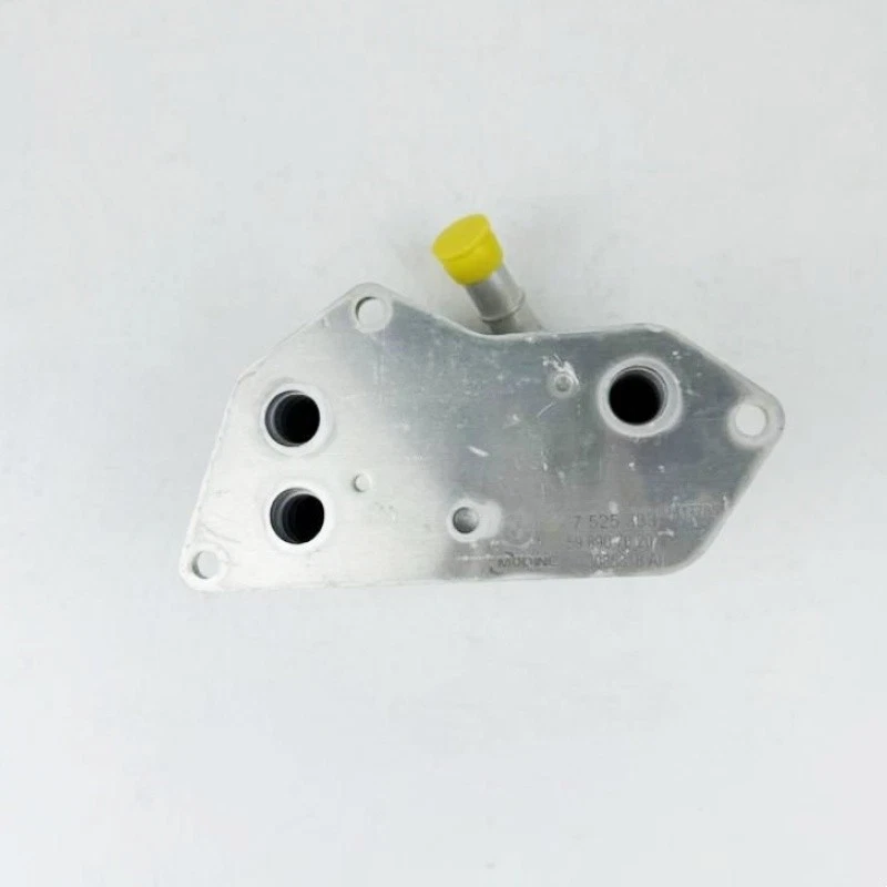 New Engine Oil Cooler for BMW Series: 1 2 3 5 6 7 X1 X3 X5 X6 Z4 11427525333 Foto 4 de 4