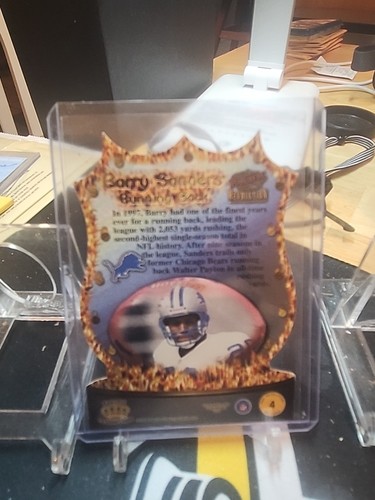 Pacific Revolution 1998 Barry Sanders NFL Iconos inserto troquelado #4 eBay raro - Imagen 4 de 4