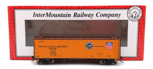 InterMountain 3796 HO PFE Amarilo RR Museum Reefer EX/Box