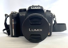 Lumix G10 DSLR Camera, Lumix G Vario 1:3.5-5.6/14-45 lens & Lumix G Bag