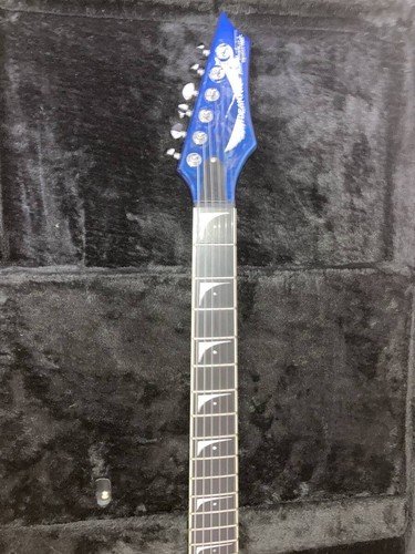 Chitarra elettrica Dean Dave Mustaine VMNT V Limited TBL blu con custodia rigida - Foto 2 di 10