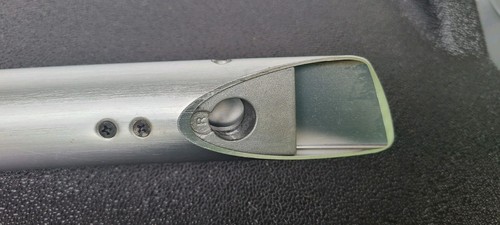 Manija inferior del contenedor del congelador LG Kenmore puerta francesa de LFC24770ST - Imagen 3 de 7