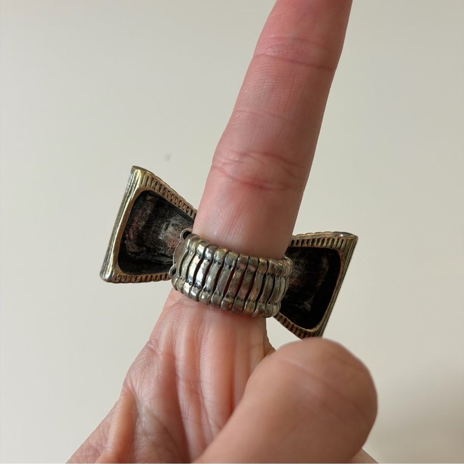 Silver Tone Bow Statement Ring – Adjustable Stret… - image 2