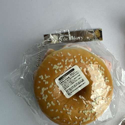Uncle Nic’s N De Bakery Bagel Sandwich und Cafe Sakura Croissant Stressabbau - Bild 2 von 5