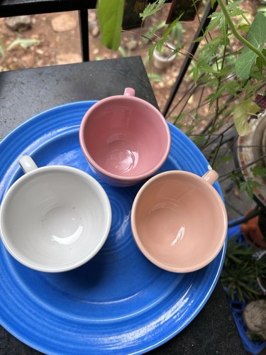 3 Vintage Homer Laughlin & Modern Fiestaware weiß, lachs & rosa Kaffeetassen - Bild 5 von 5