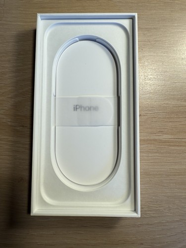 Apple iPhone 16 Pro Noir Titane, 128 Go, boîte vide avec livret OEM - Photo 3 sur 3