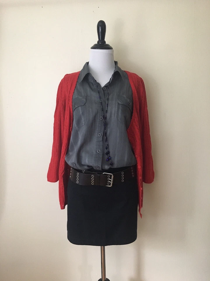 Blusa con 21 botones para mujer grande gris sutil cuello a rayas ligera semi transparente Foto 3 de 4