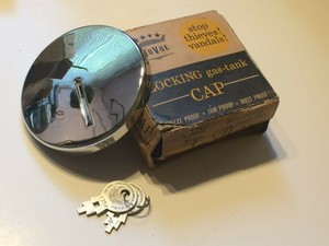 Vintage-TRIPLE-CHROME-LOCKING-GAS-CAP-fits-67-68-Camaro-AMC-MoPar-Wagons