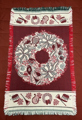 Vtg Goodwin Weavers Christmas Wreath Tapestry Afghan Chair Throw Cover 43X26 - Picture 2 of 6
