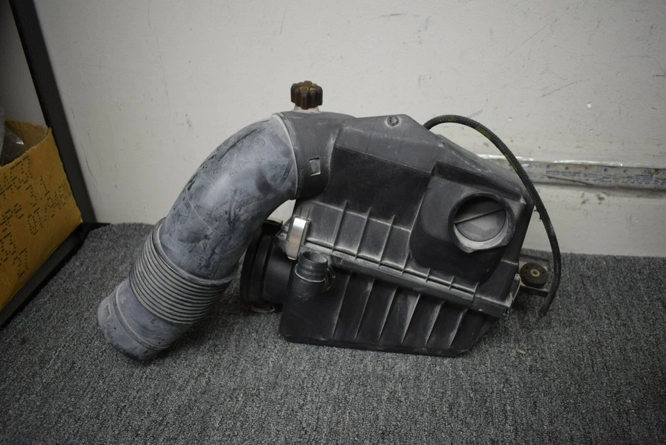 Conjunto de filtro de aire silenciador de admisión BMW X5 2002-2003 13-71-7-512-126 Foto 4 de 4