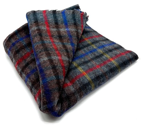 Blue Red Wool Fabric Check Remnant Wool Cushions Patchwork 3.0m x 50cm 300g - Picture 3 of 5