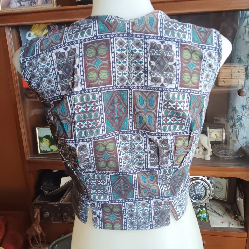 1OF1 Pequeño Vintage Años 50 Estampado Patchwork Recortado Sin Mangas Top Botón Frontal Foto 4 de 4