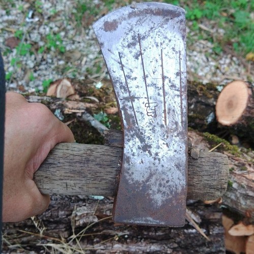 Herramienta de carpintería vintage campamento hacha al aire libre hecha por h... - Imagen 8 de 8