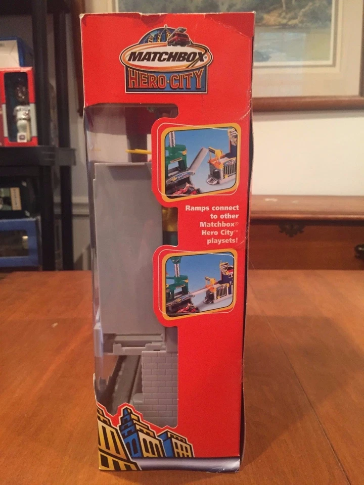 Juego Matchbox Hero City 2003 Jetport con helicóptero y Metro Jet nuevo en caja nuevo en paquete Foto 2 de 4